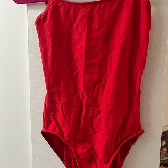 Red ballet leotard with Scoop Neckline and High Cut Legs - Picture 1 of 4